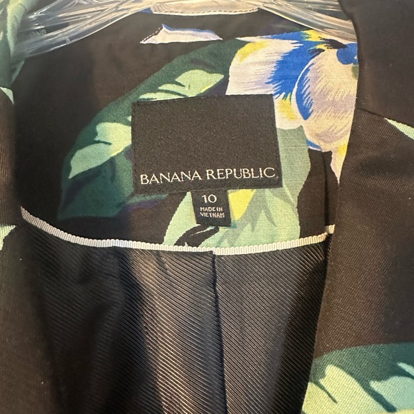 BANANA REPUBLIC Size 10 
FLORAL BLAZER - Picture 2 of 4